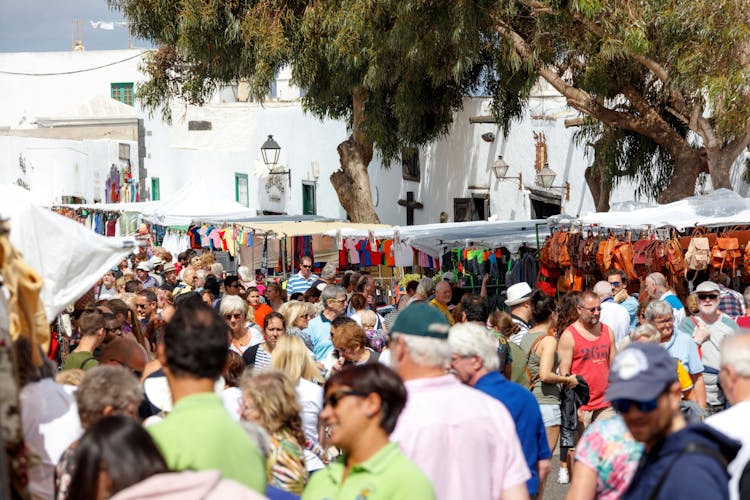 Teguise Sunday Market and LagOmar Visit