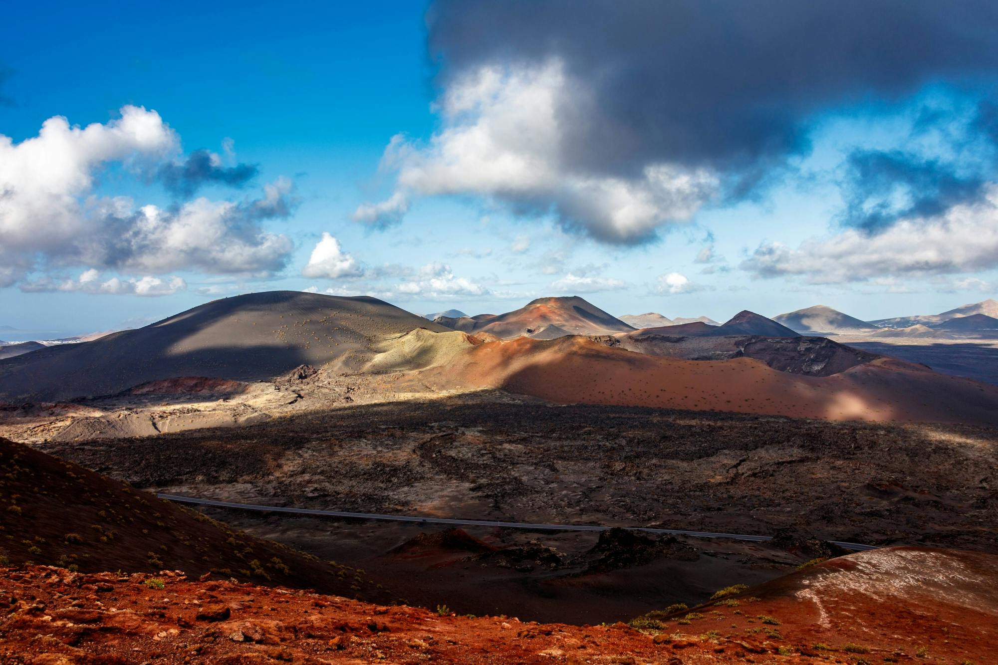 Lanzarote Tour with Timanfaya National Park, Winery and El Golfo