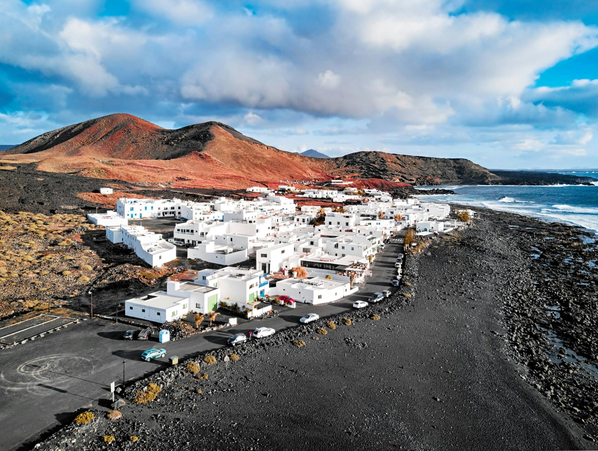 Lanzarote Tour with Timanfaya National Park, Winery and El Golfo