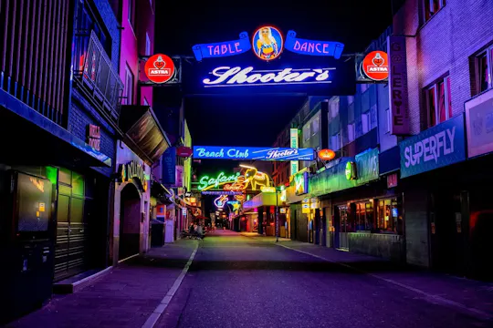 Passeio autoguiado pela Wild Reeperbahn sobre sexo, teatro e os Beatles