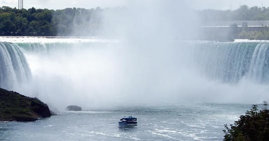 Niagara Falls tour with boat ride from Toronto