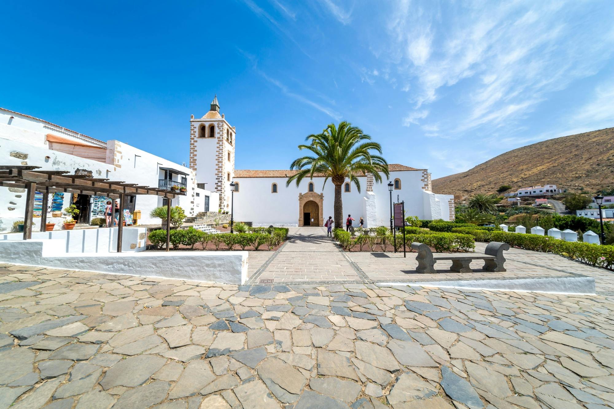 Tour privato dei punti salienti di Fuerteventura con pranzo canario