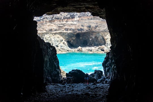 Tour por pueblos, cuevas y granjas de Fuerteventura con almuerzo