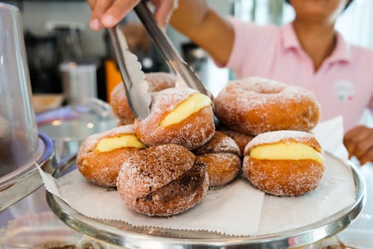 Guided tour of Oceanfront to discover the best donuts in Miami