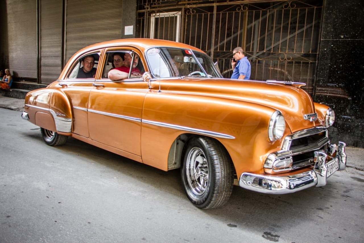 Tour Vinales em American Classic Car saindo de Havana