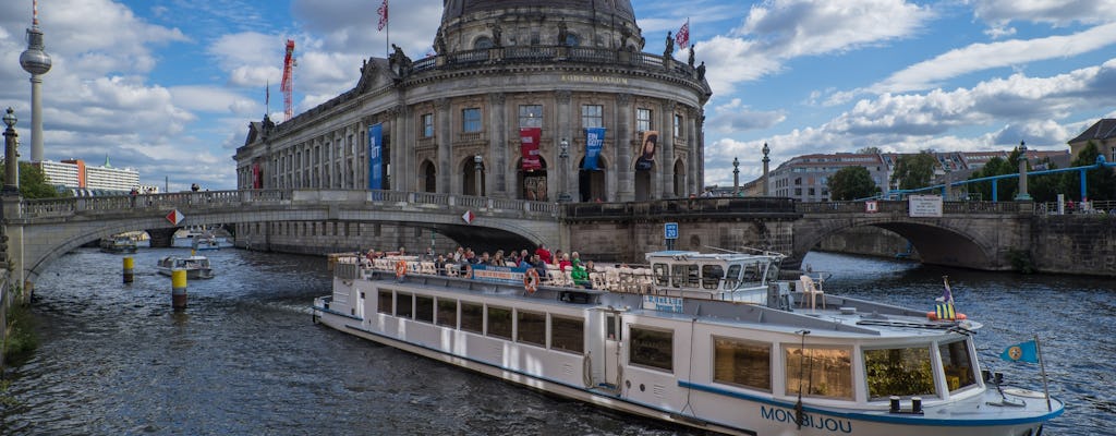1-hour historical sightseeing cruise in Berlin