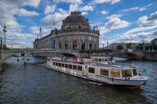 Giro in barca panoramico di Berlino storica di 1 ora