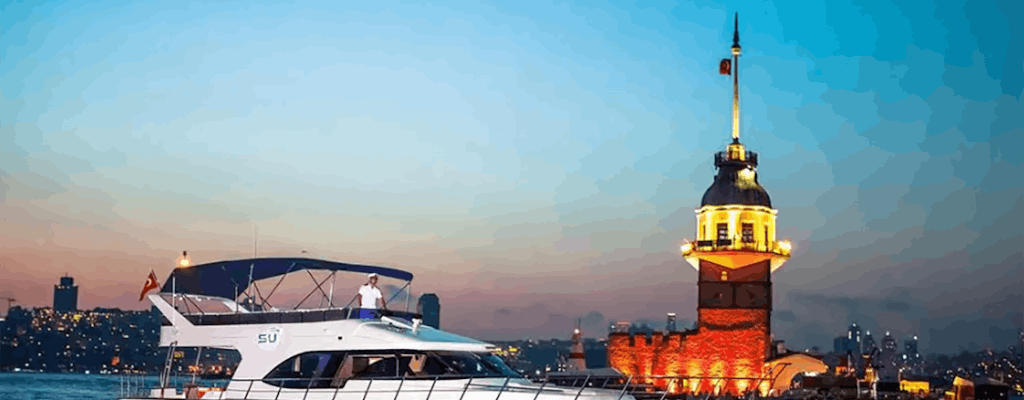 Excursion en bateau de luxe sur le Bosphore pendant la journée ou au coucher du soleil