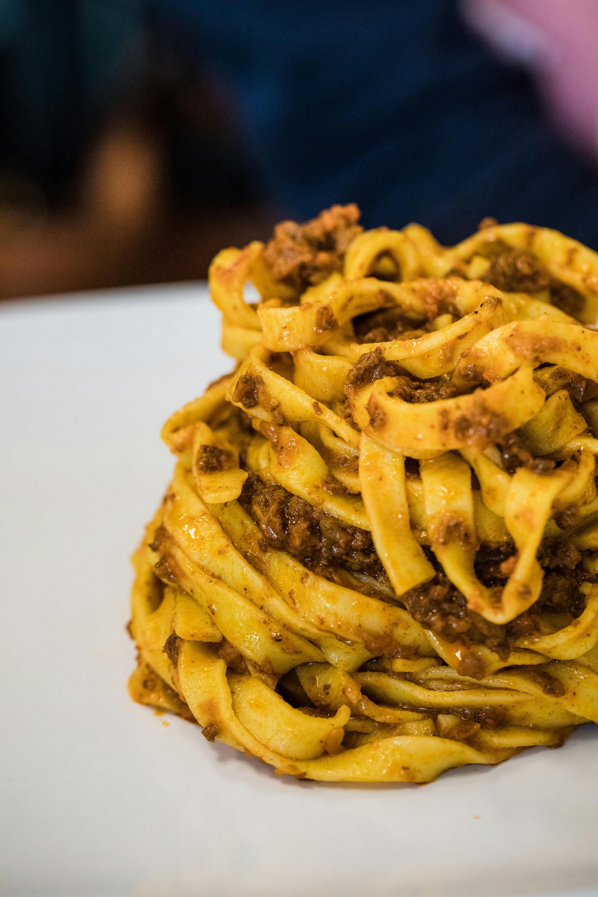 Tradycyjna wycieczka kulinarna po Bolonii
