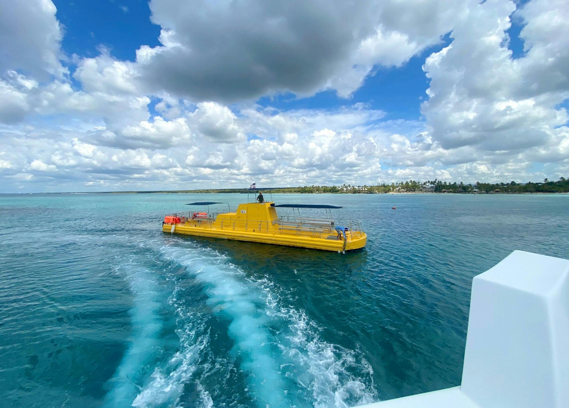 Tour Saona con Almuerzo VIP y Semi Submarino