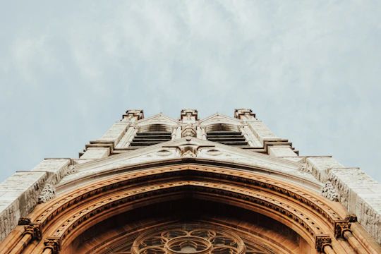 Exclusive private guided tour through the architecture of Dublin with a local