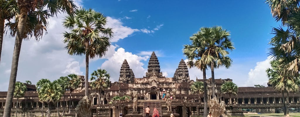Visita guiada privada a los templos de Angkor con transporte de ida y vuelta