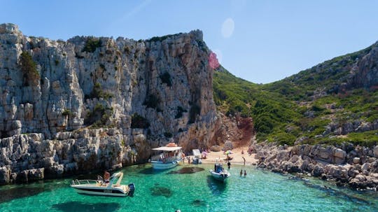 5-hour Navarino tour with cruise in Navarino Bay