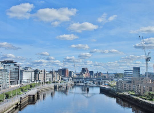 Explore Glasgow in 1 hour with a local