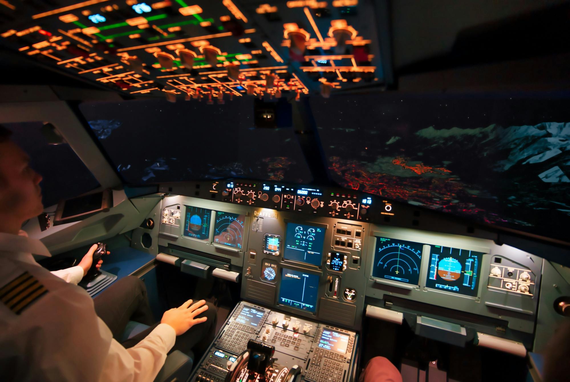 30-minütiger Flug im Airbus A320 Flugsimulator in Hamburg