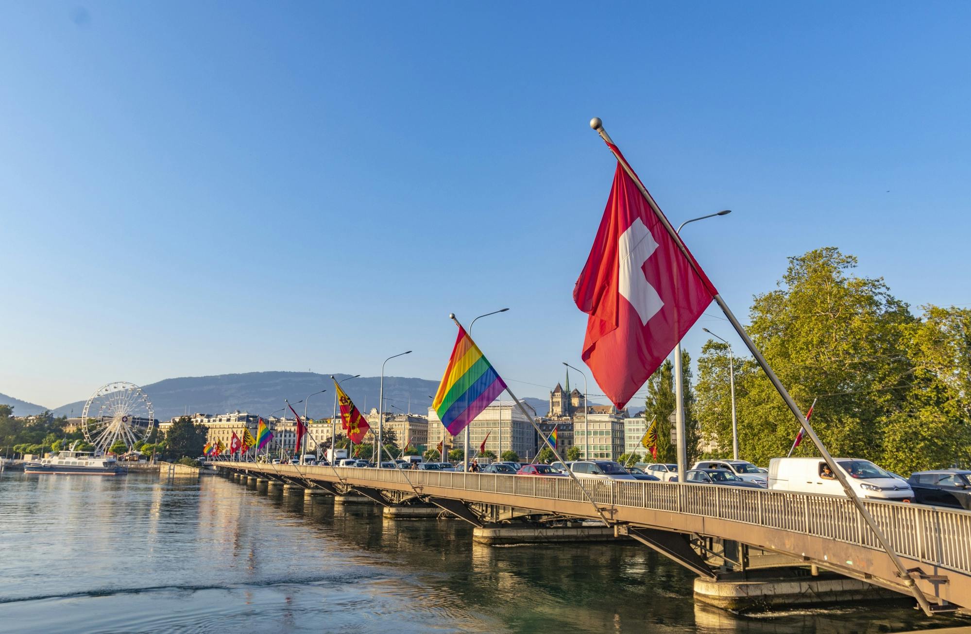 Walking tour of Geneva's best photo spots with a local