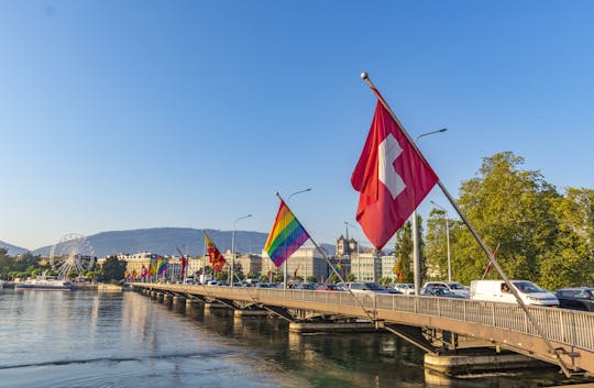 Walking tour of Geneva's best photo spots with a local