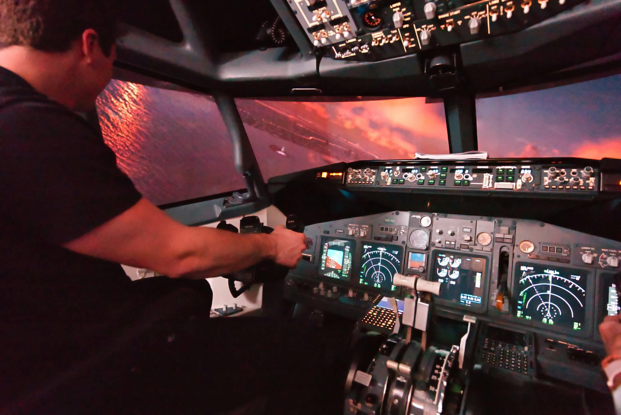 Voo de 60 minutos no simulador de voo Boeing 737 em Colônia