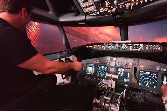 60-minute flight in Boeing 737 flight simulator in Cologne