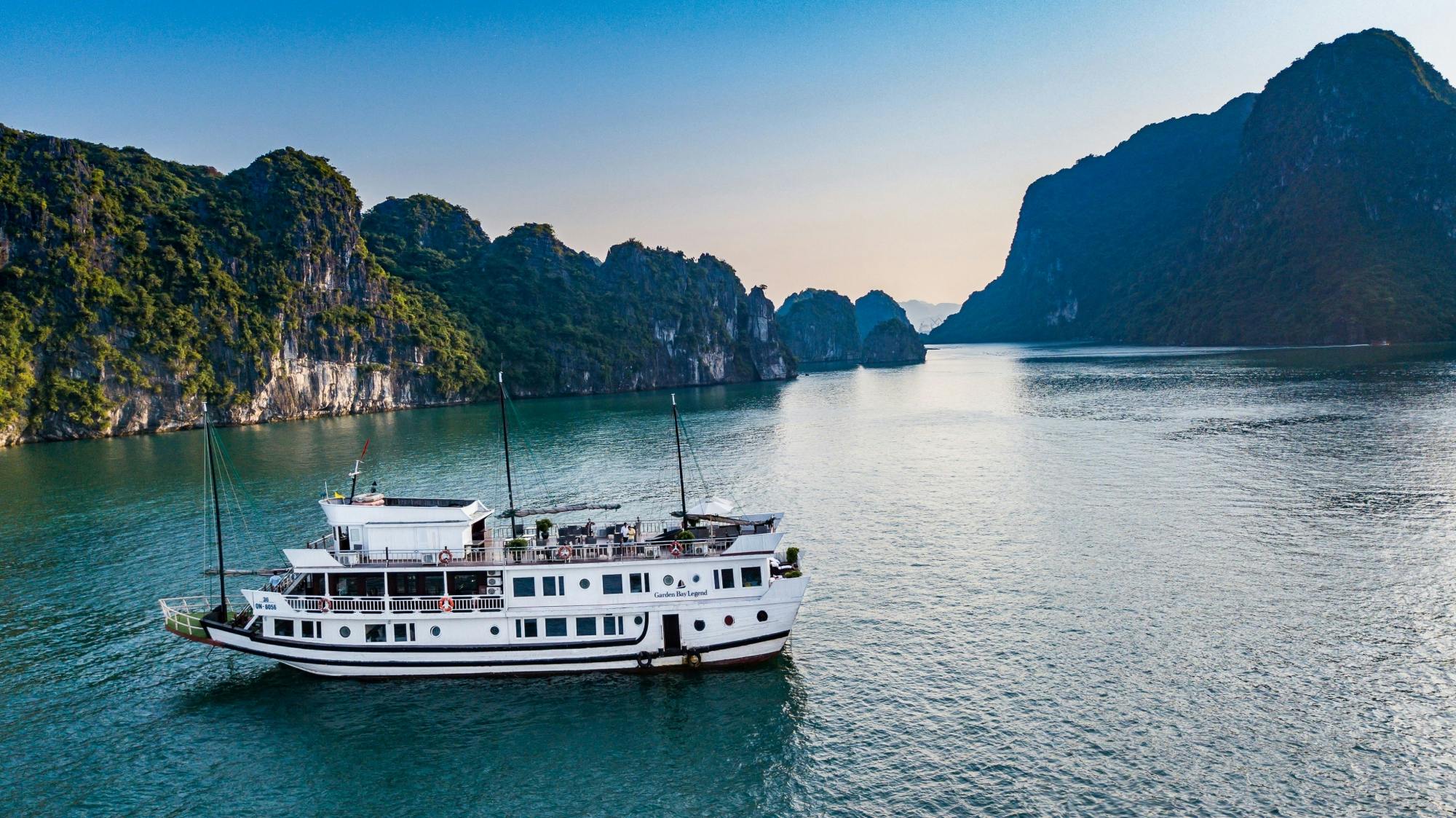 Halong Bay 2 Tage und 1 Nacht auf einer Bootsfahrt von Hanoi