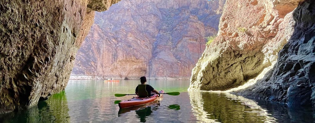 Visite guidée en kayak de la grotte d'émeraude