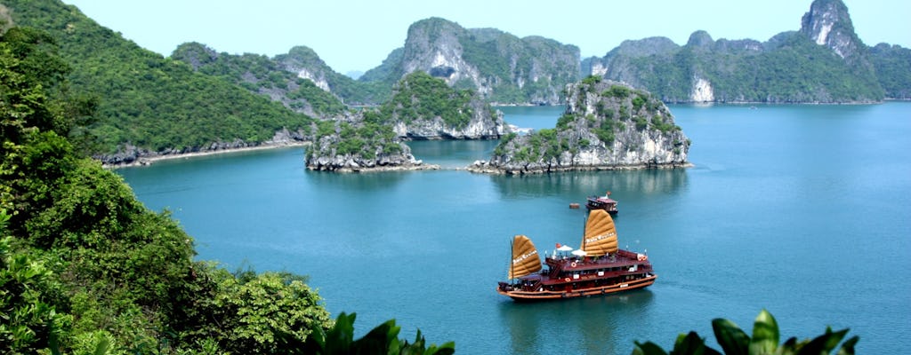 Bahía de Halong 3 días y 2 noches en crucero en barco desde Hanoi