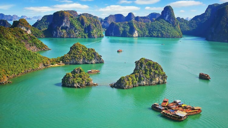 Halong Bay 3 days and 2 nights on boat cruise from Hanoi