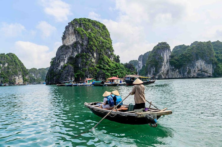 Halong Bay 3 days and 2 nights on boat cruise from Hanoi