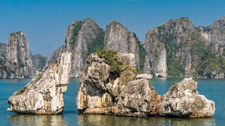 Halong Bay 3 days and 2 nights on boat cruise from Hanoi
