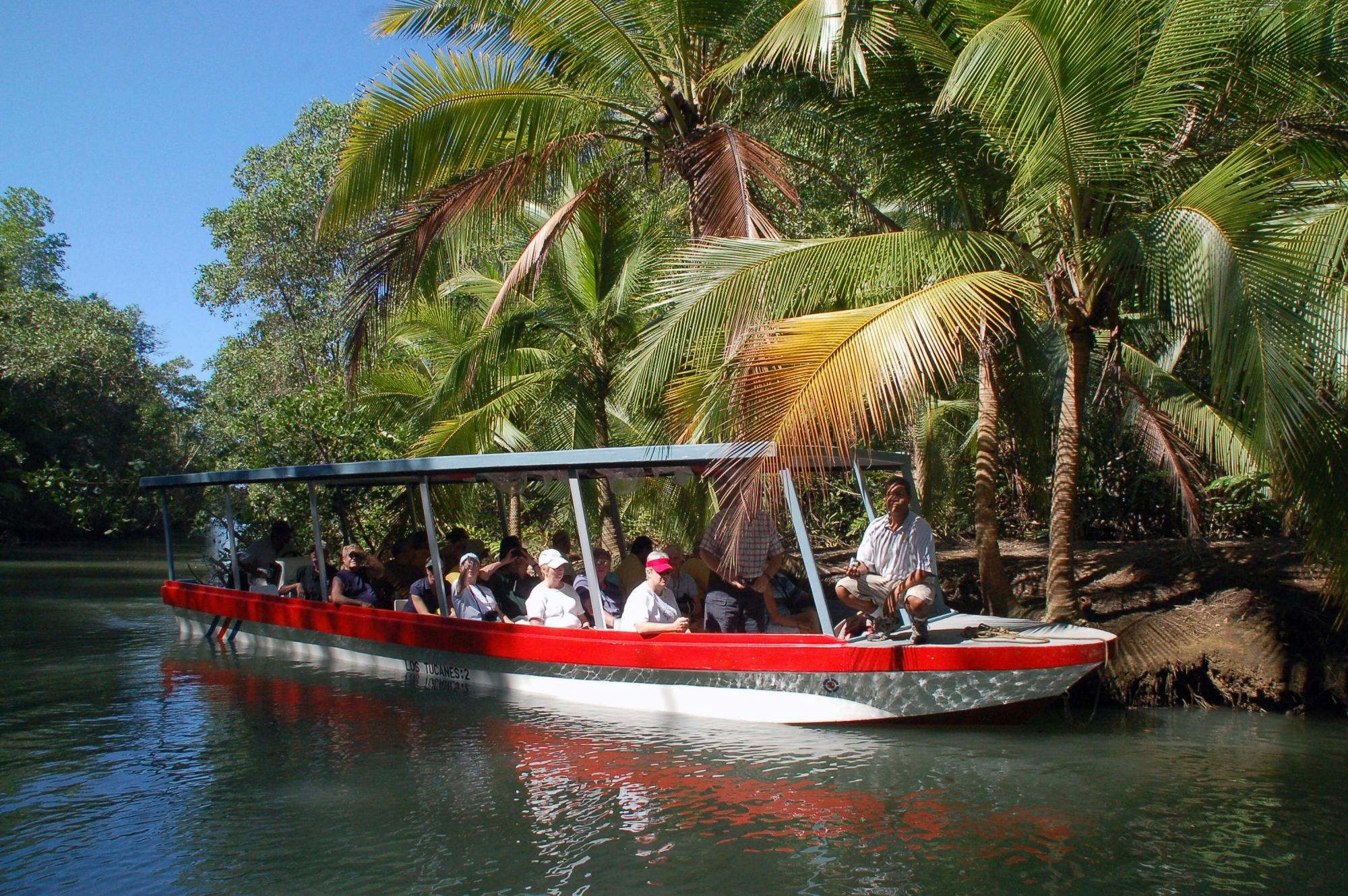 Damas Island Boat Tour