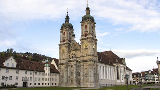 Exclusive historical walking tour of St.Gallen with a local