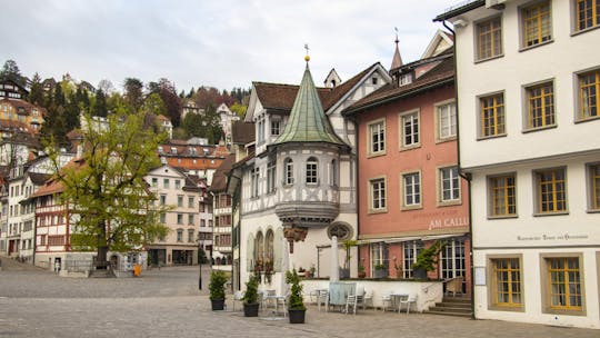 Passeio a pé pelos pontos mais fotogênicos de St. Gallen com um local