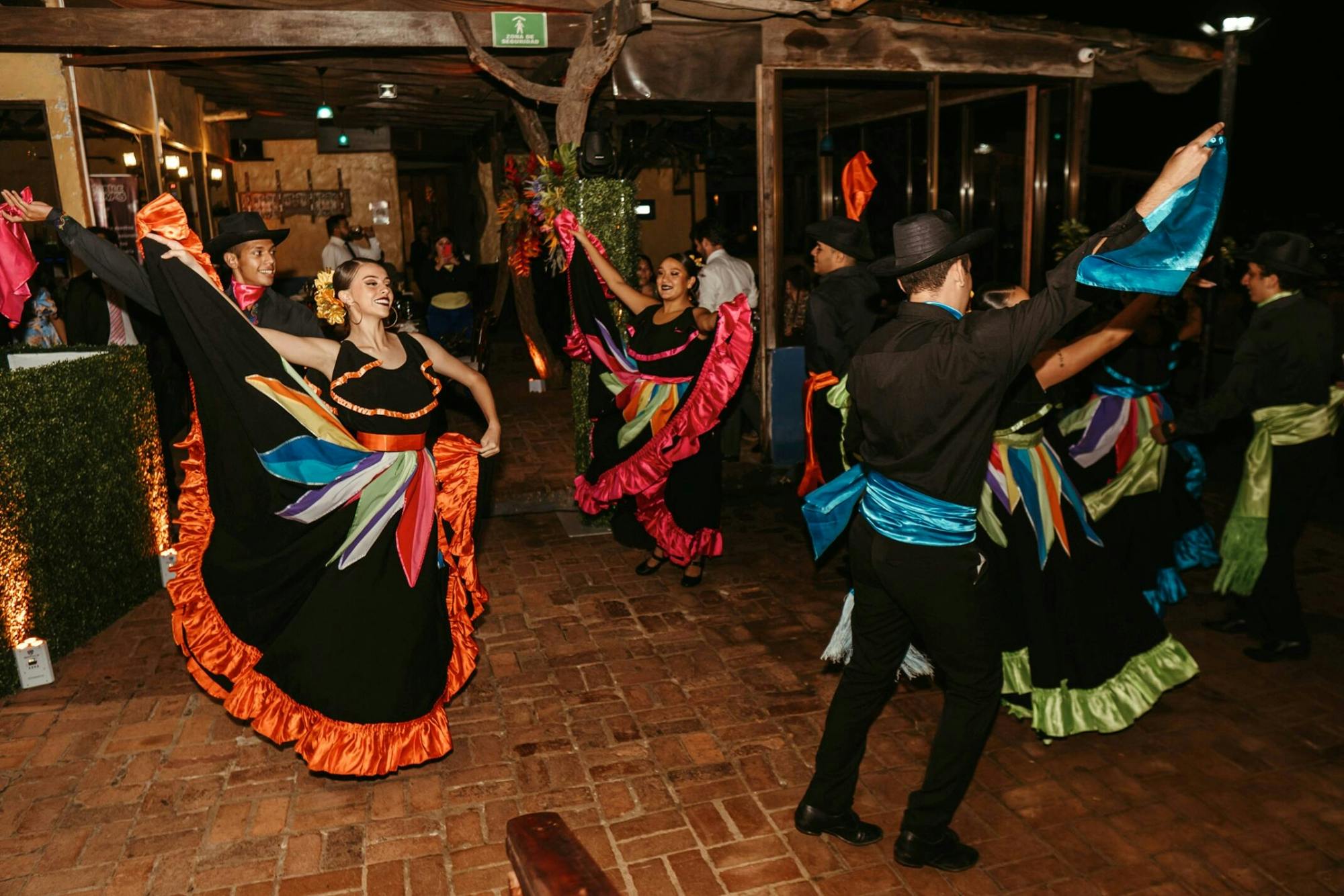 Tiquicia Viewpoint with Dinner and Show