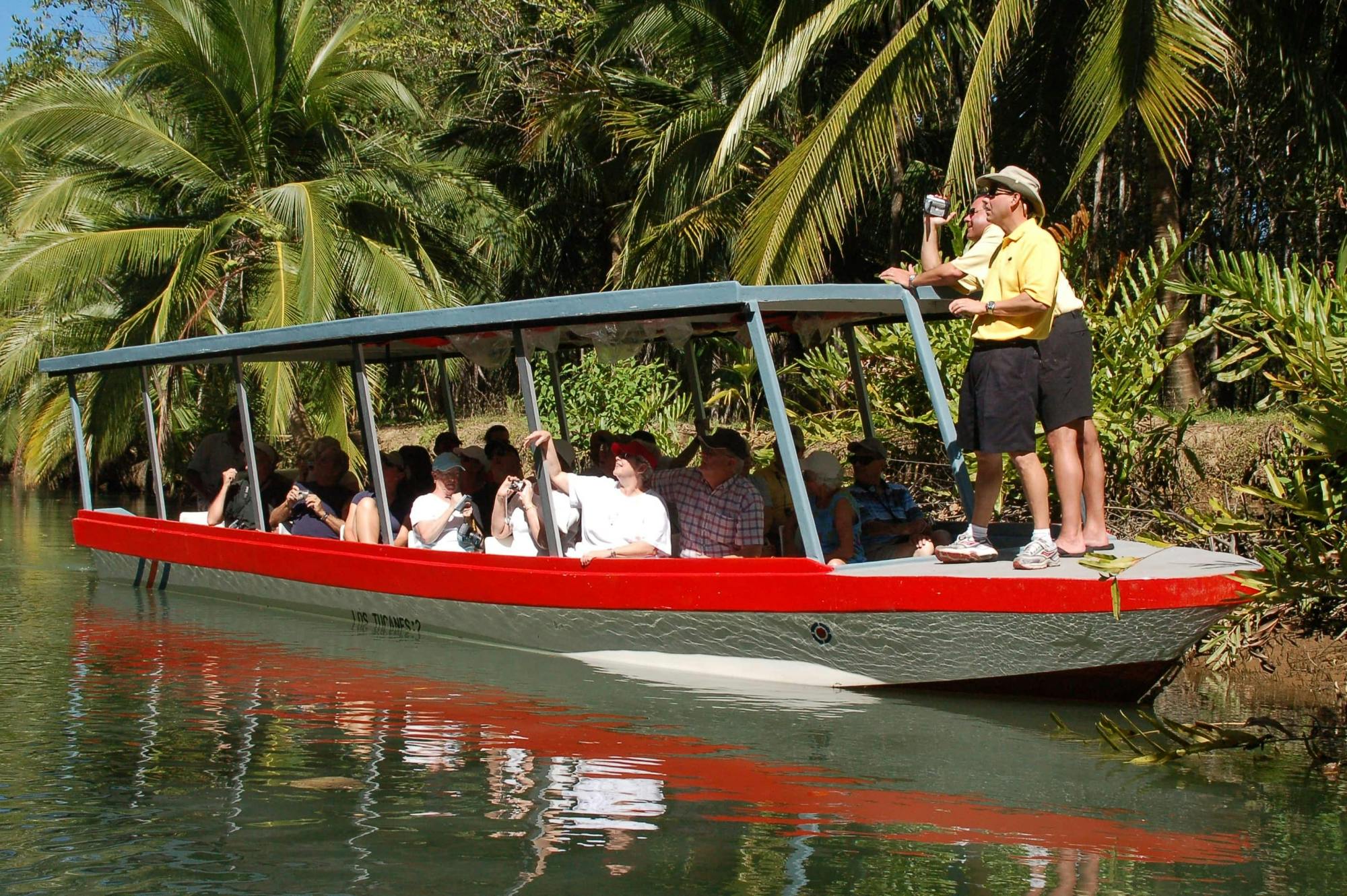 Damas Island Boat Tour