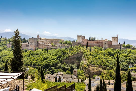 Alhambra och Generalife gå-förbi-kön biljetter och officiellt guidat besök