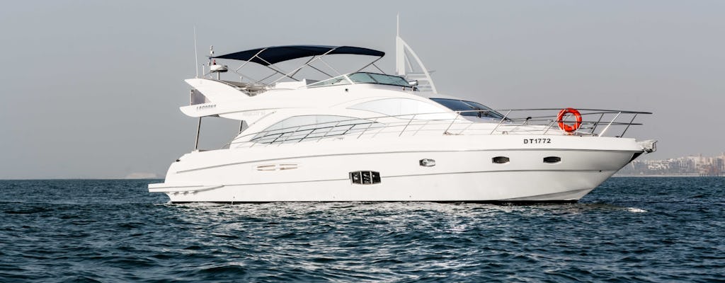 Dubai: private Luxusyacht-Kreuzfahrt auf der Yacht Lagoona