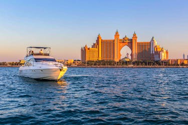 Crucero privado en yate de lujo por Dubái en el yate Etosha