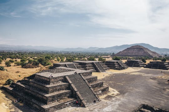 Teotihuacan pyramids and Shrine of Guadalupe private tour with optional lunch