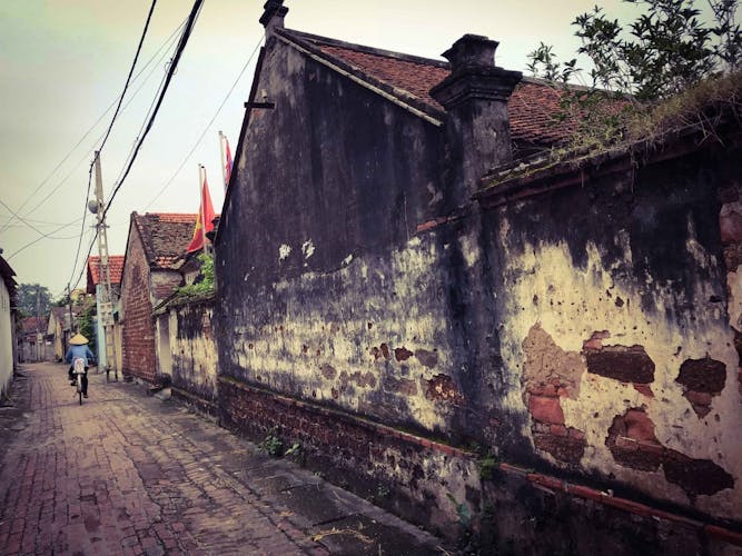 Duong Lam ancient village day trip from Hanoi