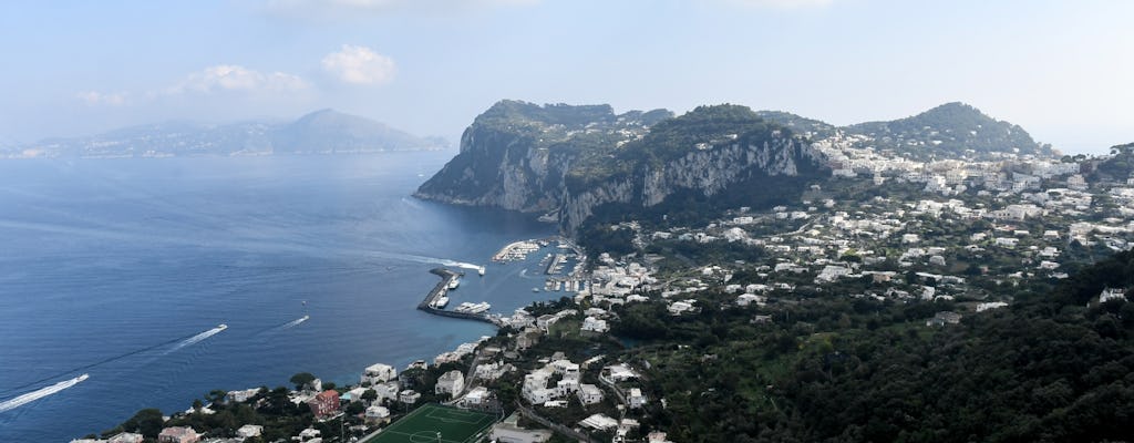Vista para o mar de Capri de Nápoles com parada opcional para natação