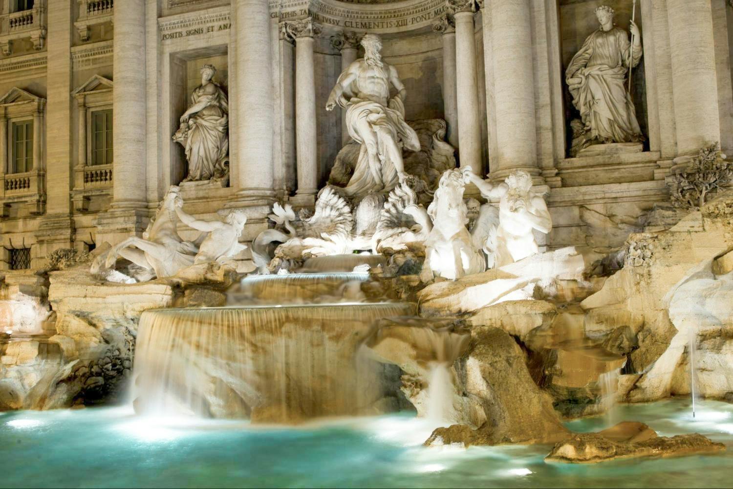 Guided walking tour of Rome’s wonders by night