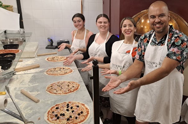 Clase de cocina de pizza y tiramisú con un chef local en Roma