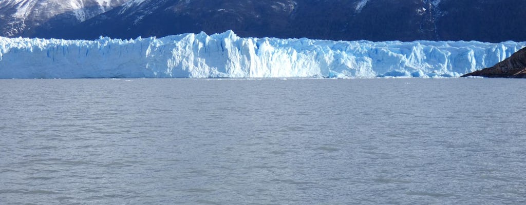 Tour to Perito Moreno Glacier with nautical safari