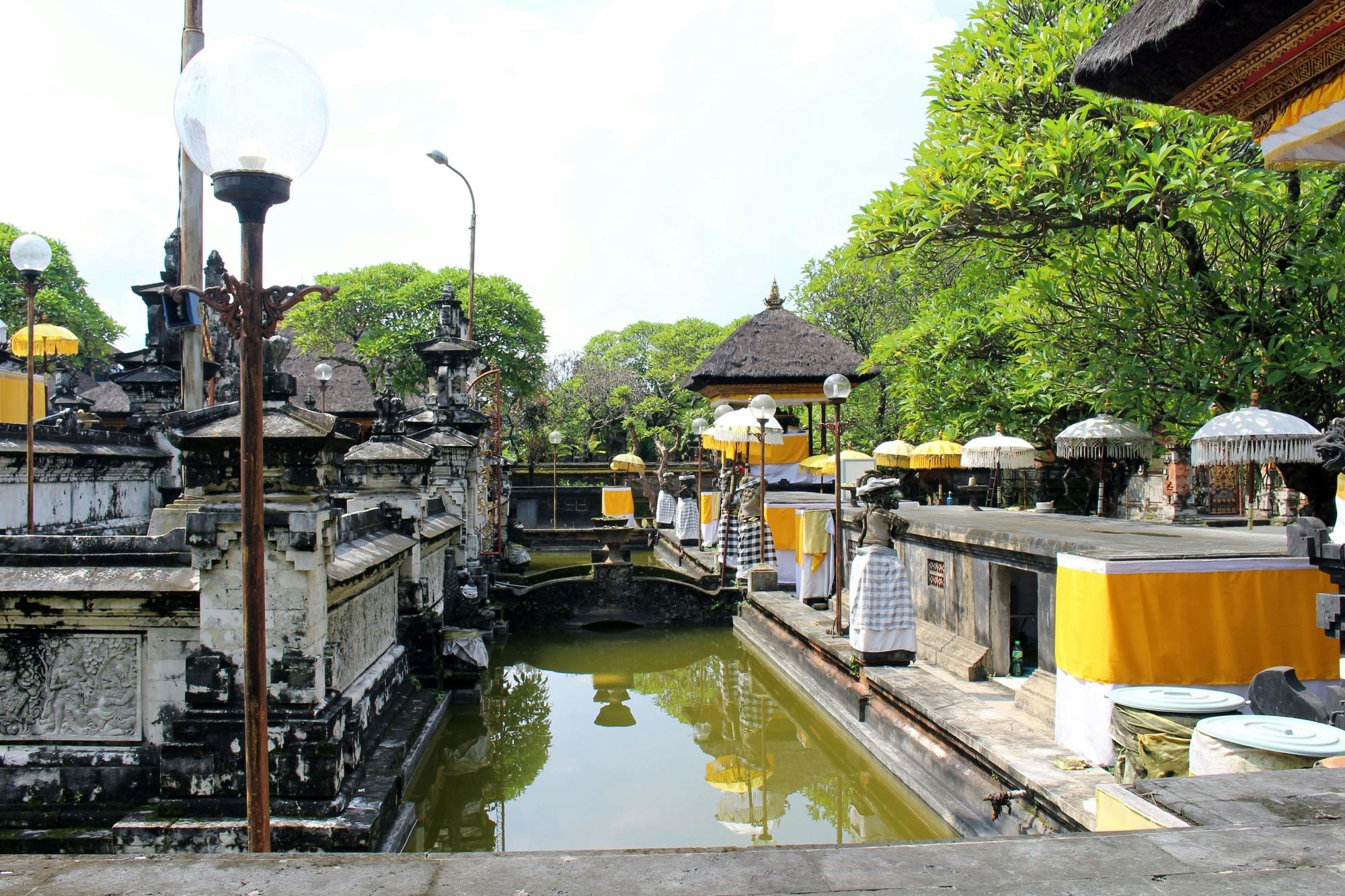 Private Denpasar City Guided Tour with Heritage Hotel Snack
