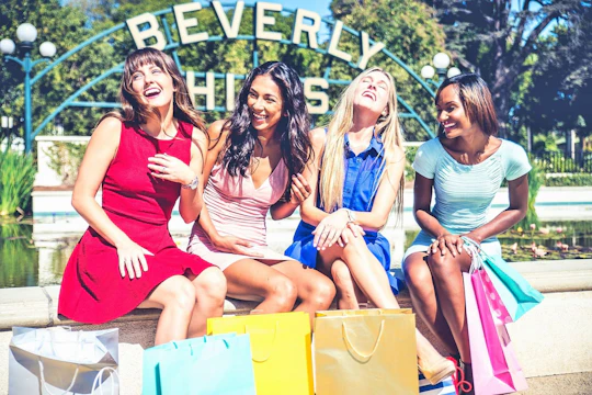Beverly Hills audio-guide walking tour with live GPS map