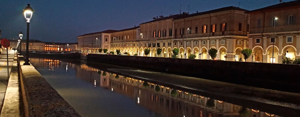 2-hour walking tour of Senigallia by night with drink