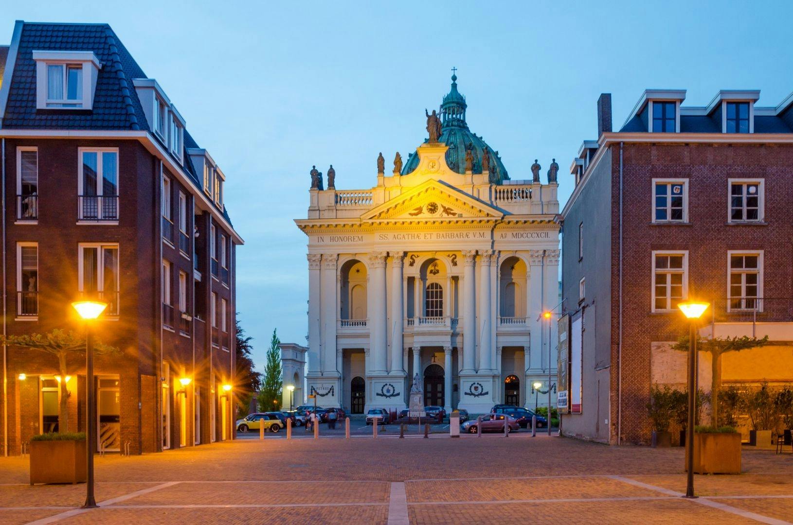 Oudenbosch: walk through historical places with self-guided audio tour