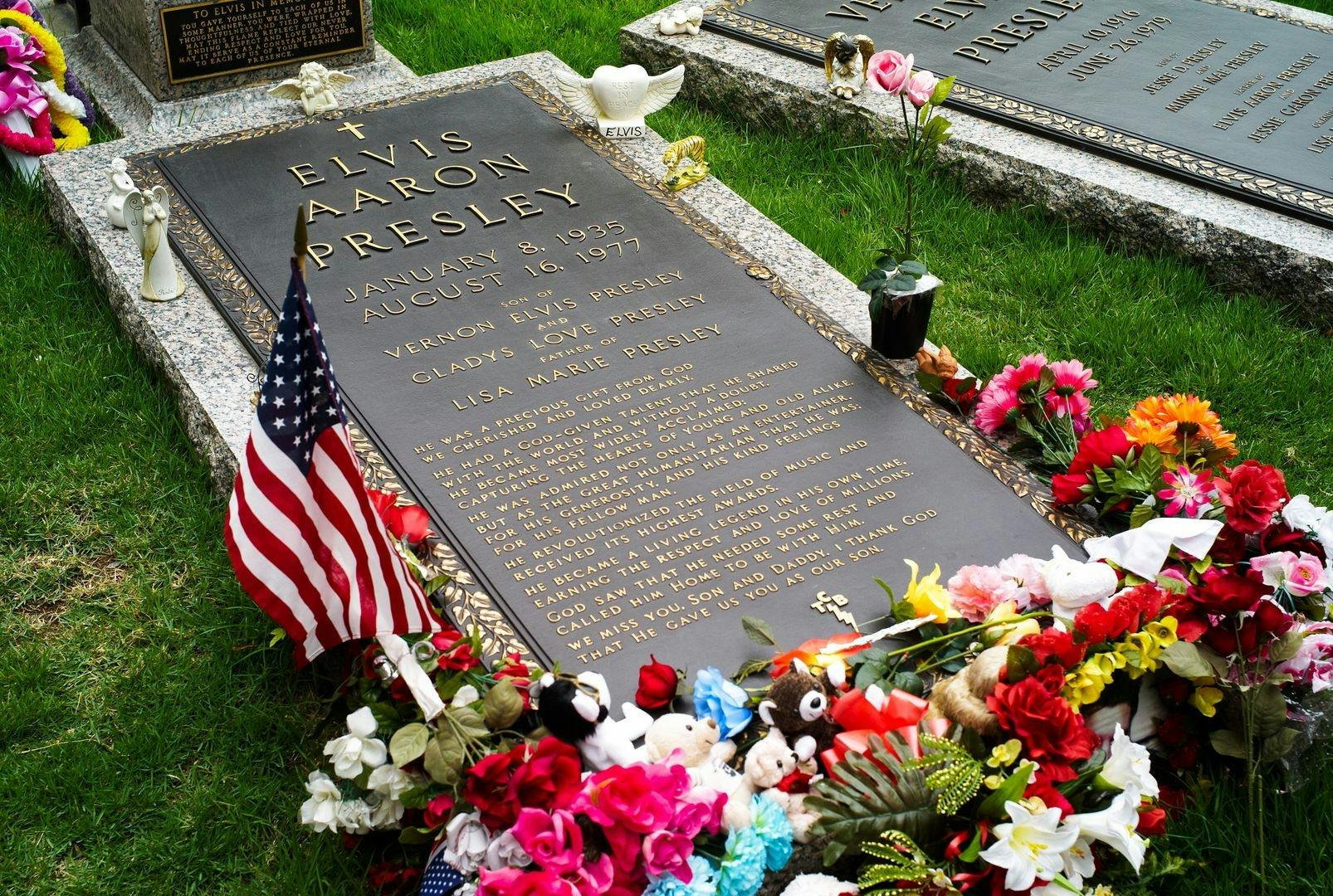 Tour audio autoguidato del cimitero di Chicago Graceland