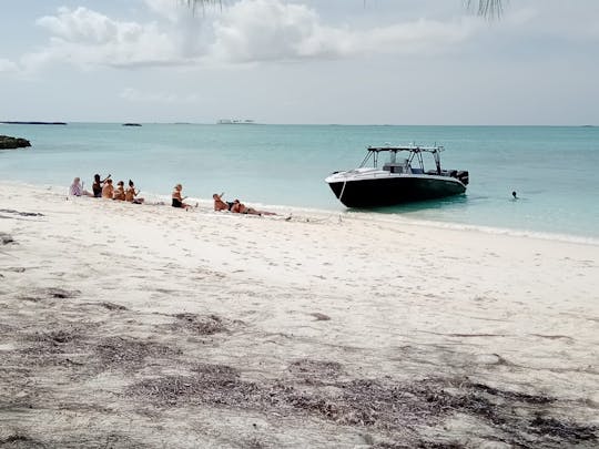 Passeio de barco privado de meio dia em Nassau