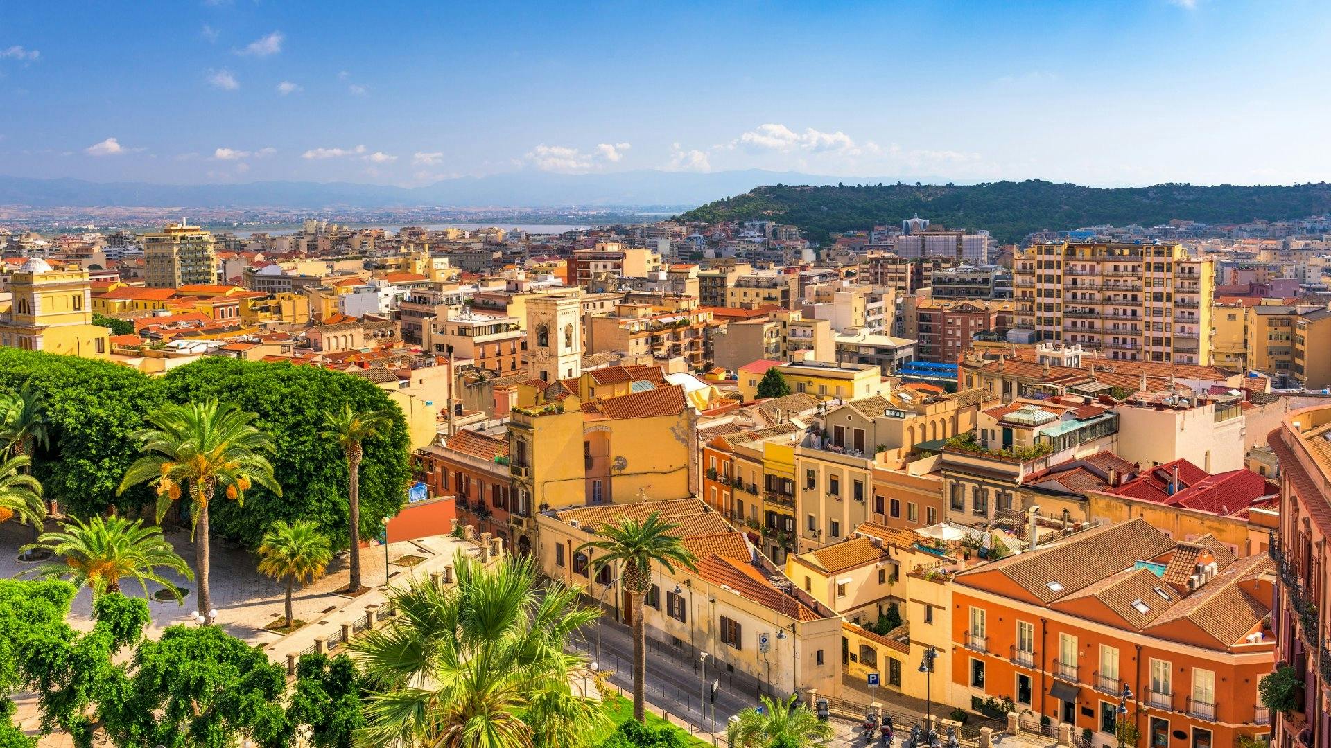Cagliari's historic centre tour with National Archaeological Museum